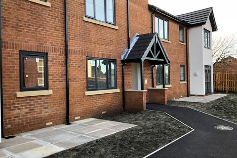 2 bed flat/apartment for rent in Bolton Road, Westhoughton, BL5