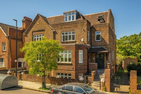 Knatchbull Road, London SE5