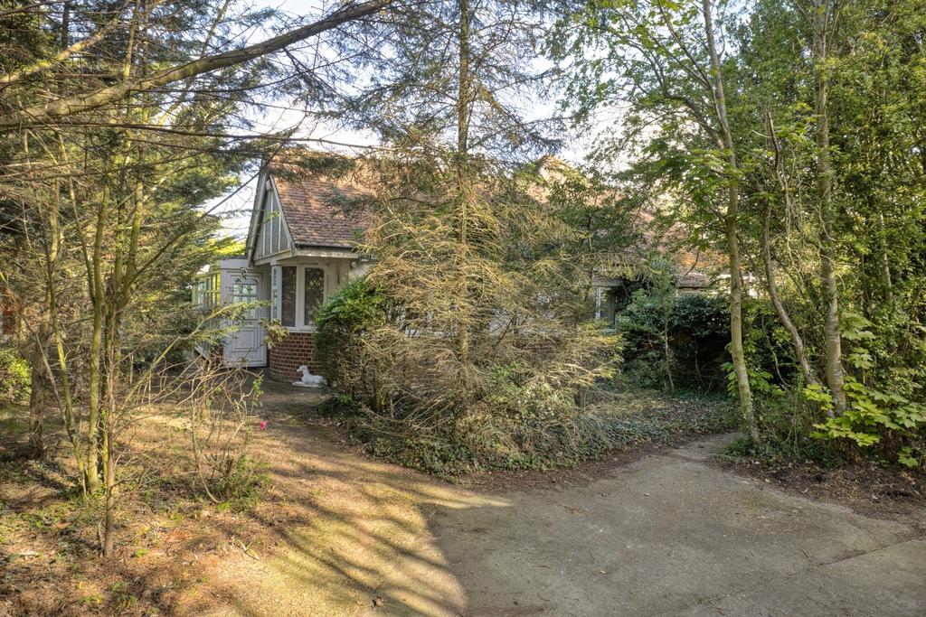 4 bedroom bungalow for sale