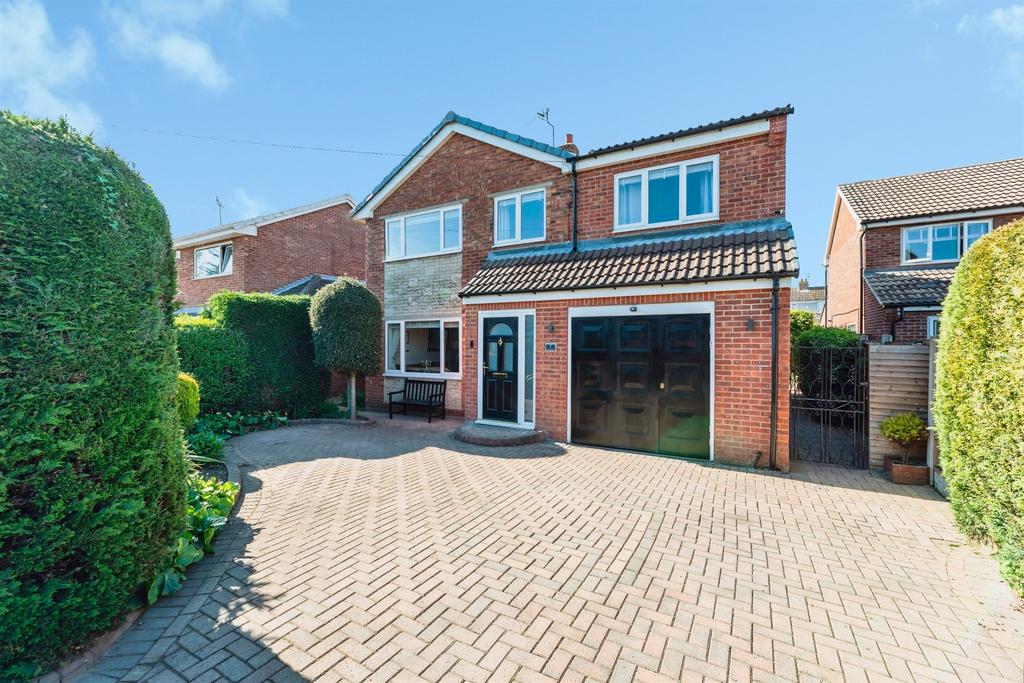 4 bedroom detached house for sale