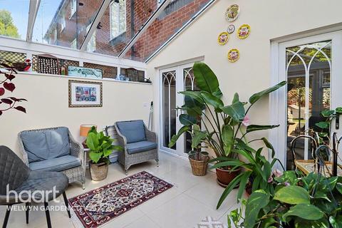 5 bedroom townhouse for sale, Node Way Gardens, Welwyn