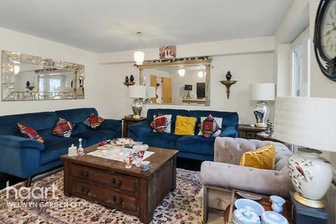 5 bedroom townhouse for sale, Node Way Gardens, Welwyn