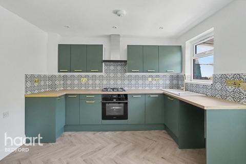 3 bed terraced house for rent in Stanton Road, BEDFORD