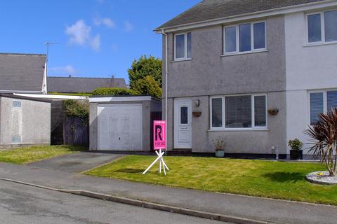 undefined, Tyn Rhos Estate, Penysarn