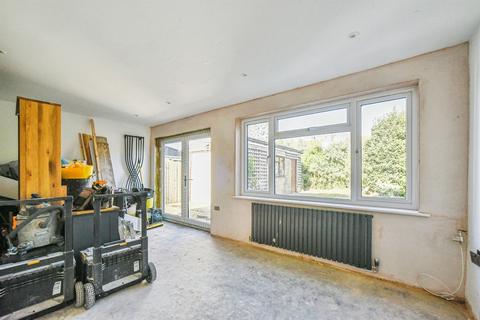 undefined, Gilling Way, Swindon