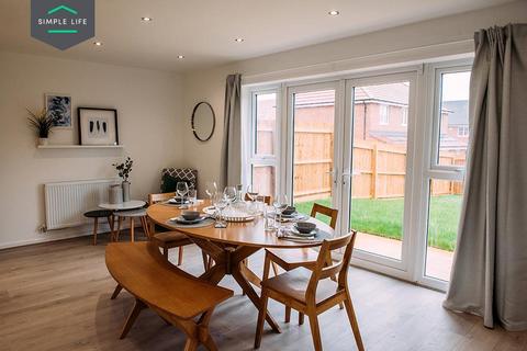 4 bedroom semi-detached house to rent, Trinity Close, Telford, TF2