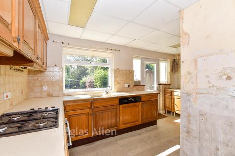 4 bedroom semi-detached house for sale, Gordon Avenue, Hornchurch, Essex