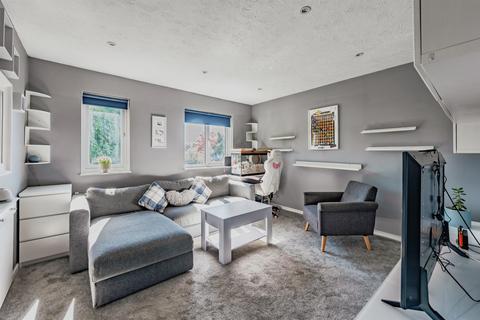 1 bedroom maisonette for sale, Glenview Close, CRAWLEY