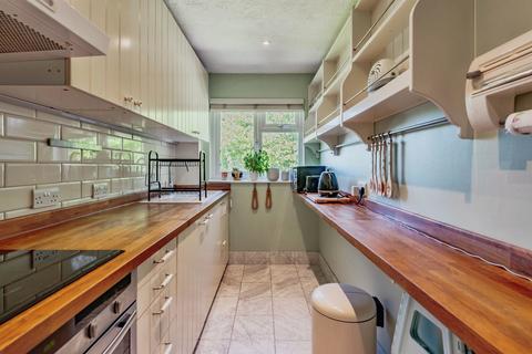 1 bedroom maisonette for sale, Glenview Close, CRAWLEY