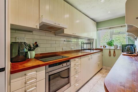 1 bedroom maisonette for sale, Glenview Close, CRAWLEY