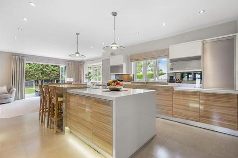 undefined, Mayfield Gardens, Staines-upon-thames, TW18