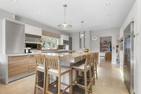 undefined, Mayfield Gardens, Staines-upon-thames, TW18