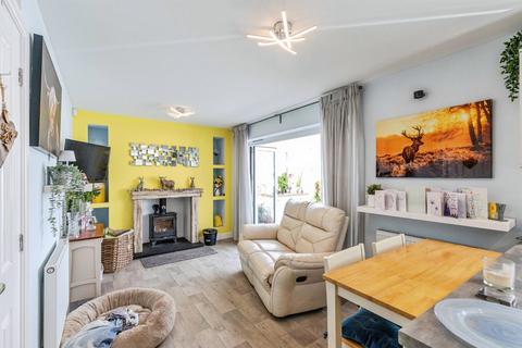 4 bedroom detached house for sale, Slate Drive, Kettering