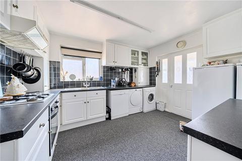 3 bedroom detached bungalow for sale, Carisbrooke Court, Romsey, Hampshire
