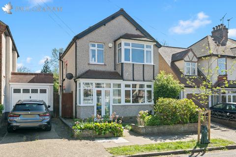 Crichton Avenue, Wallington