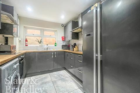 1 bedroom in a house share to rent, Room 2, Mansfield Road, Nottingham, Nottinghamshire, NG1