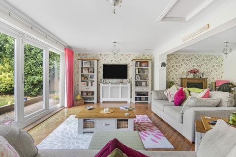 4 bedroom detached house for sale, Tysea Hill, Stapleford Abbotts, RM4