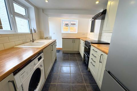 2 bed property for rent in Regent Square, Exeter, EX1
