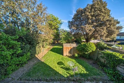1 bedroom flat for sale, Selhurst Road, London, SE25