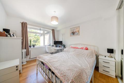 2 bedroom flat for sale, Grand Drive, Raynes Park, London, SW20