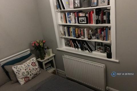 2 bedroom flat to rent, Rosendale Road, London, SE24