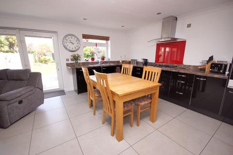 4 bedroom detached house for sale, Hill Head Road, Hill Head, Fareham, PO14