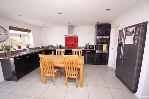 4 bedroom detached house for sale, Hill Head Road, Hill Head, Fareham, PO14