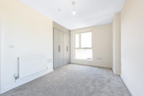 3 bedroom flat to rent, Hendon Waterside, Hendon, NW9