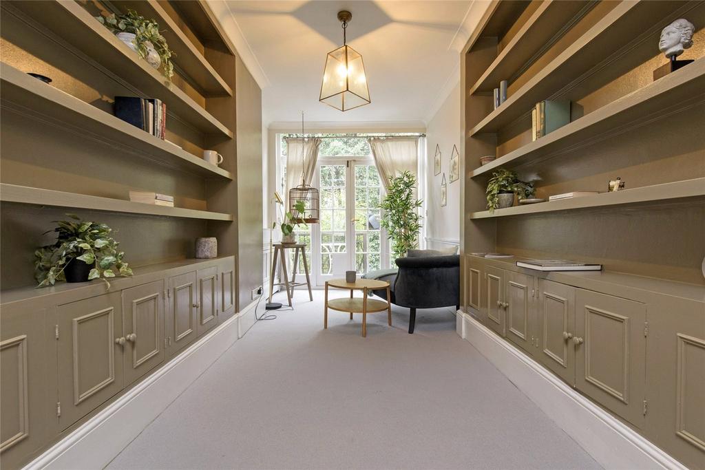 House in London - View 2