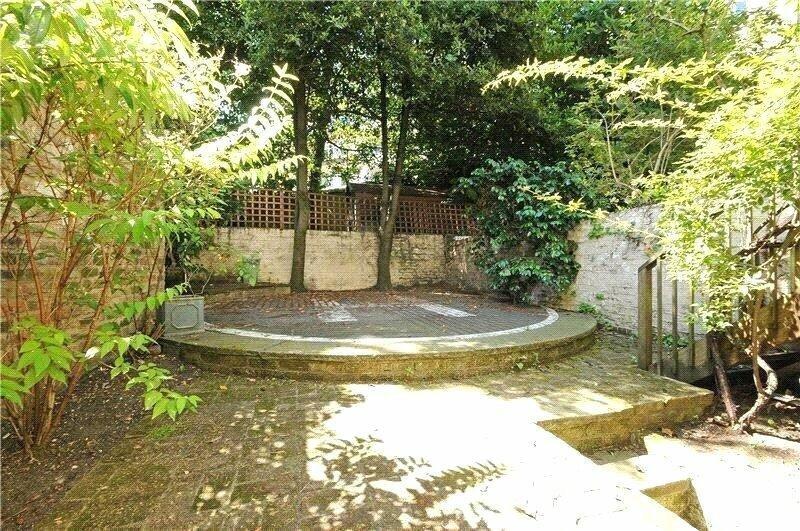 House in London - View 5