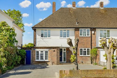 Wolsey Road, Esher, KT10