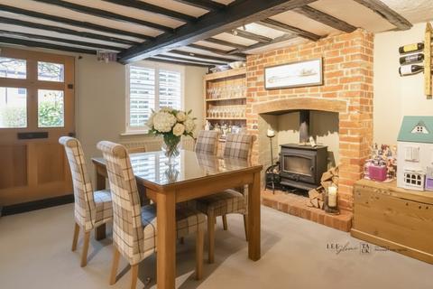 3 bedroom cottage for sale, Petworth Road, Godalming, GU8