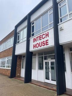 Office to rent, Wilbury Way Hitchin SG4 0TW