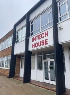 Office to rent, Wilbury Way Hitchin SG4 0TW