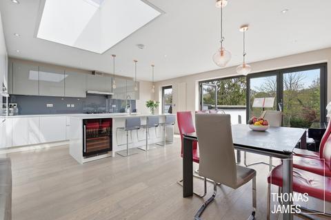 4 bedroom semi-detached house for sale, Park View, London, N21