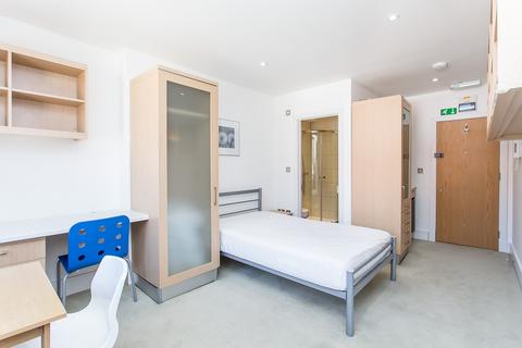 Studio to rent, Finchley Road, London NW3