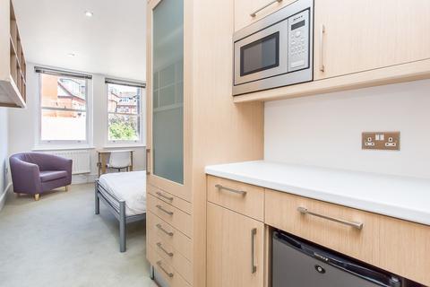 Studio to rent, Finchley Road, London NW3