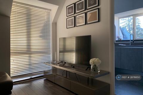 1 bed flat/apartment for rent in Stone Court, Crawley, RH10
