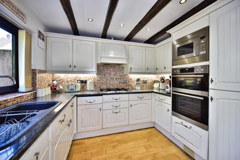 3 bedroom semi-detached house for sale, Franklin Drive, Weavering, Maidstone, Kent, ME14