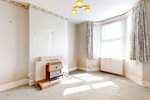 3 bedroom end of terrace house for sale, 34 Coniston Road, Croydon, CR0 6LN