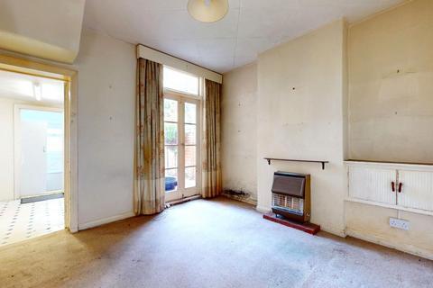 3 bedroom end of terrace house for sale, 34 Coniston Road, Croydon, CR0 6LN