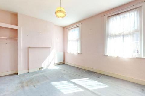 3 bedroom end of terrace house for sale, 34 Coniston Road, Croydon, CR0 6LN