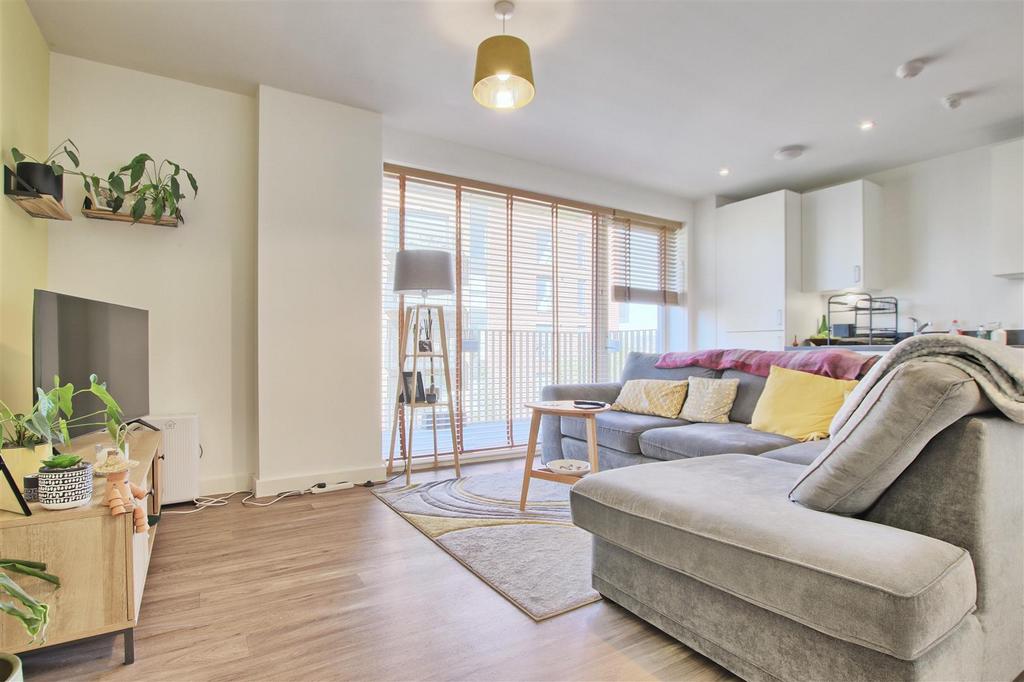Apartment in Cambridge, Trumpington - View 2