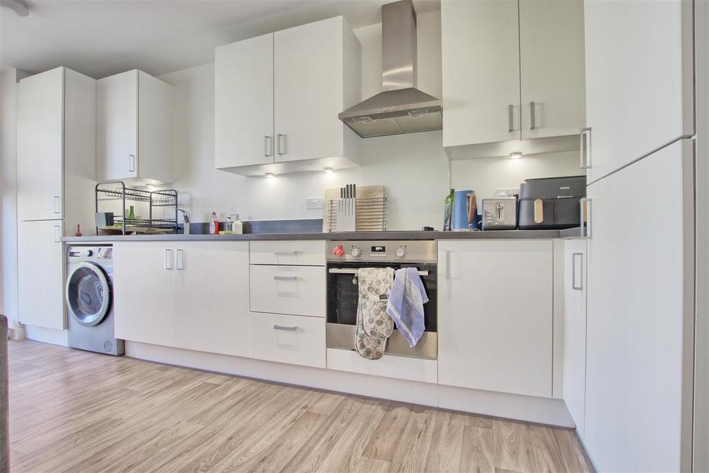 Apartment in Cambridge, Trumpington - View 4