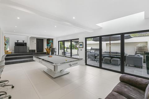 4 bedroom link detached house for sale, Vicarage Close, Kingswood, KT20