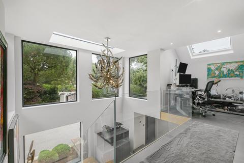 4 bedroom link detached house for sale, Vicarage Close, Kingswood, KT20