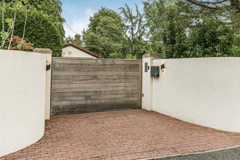 4 bedroom link detached house for sale, Vicarage Close, Kingswood, KT20