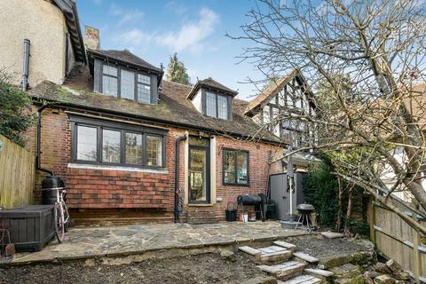 Olde Cottage, Uplands Road, Kenley, CR8