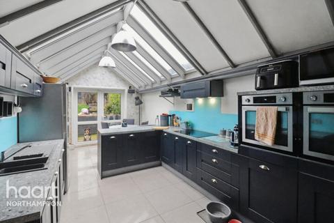 3 bedroom semi-detached house for sale, Bedford Road, Rushden