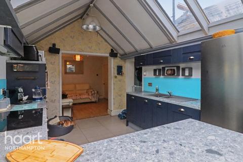 3 bedroom semi-detached house for sale, Bedford Road, Rushden